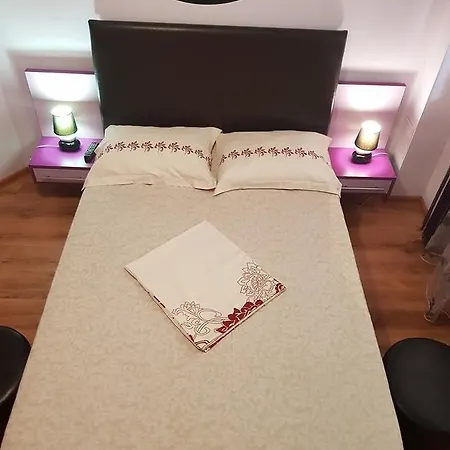 Apartament 3 Dormitoare Cu Terasa Privata *