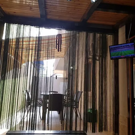 Apartament 3 Dormitoare Cu Terasa Privata