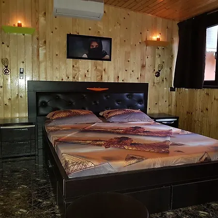 Apartament 3 Dormitoare Cu Terasa Privata